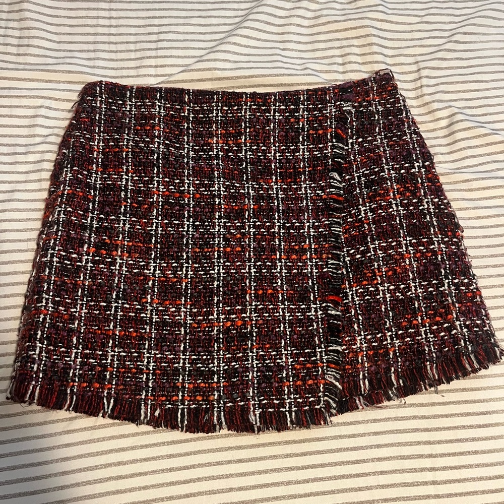 Chic Tweed Mini Skirt - Red and Black